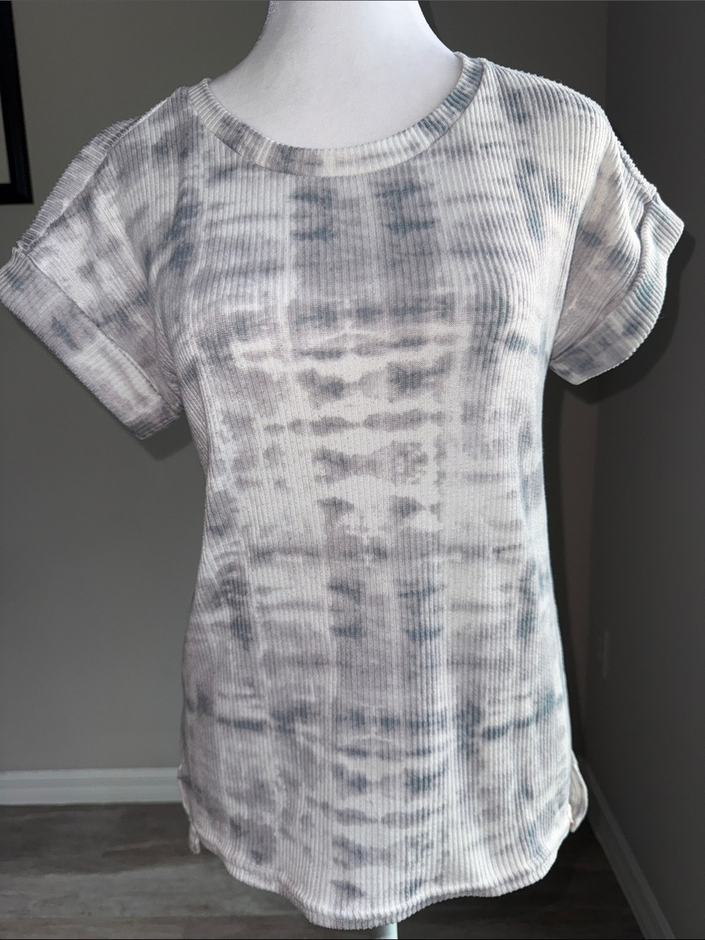 Lucky Brand women’s denim & white tie dyed shirt